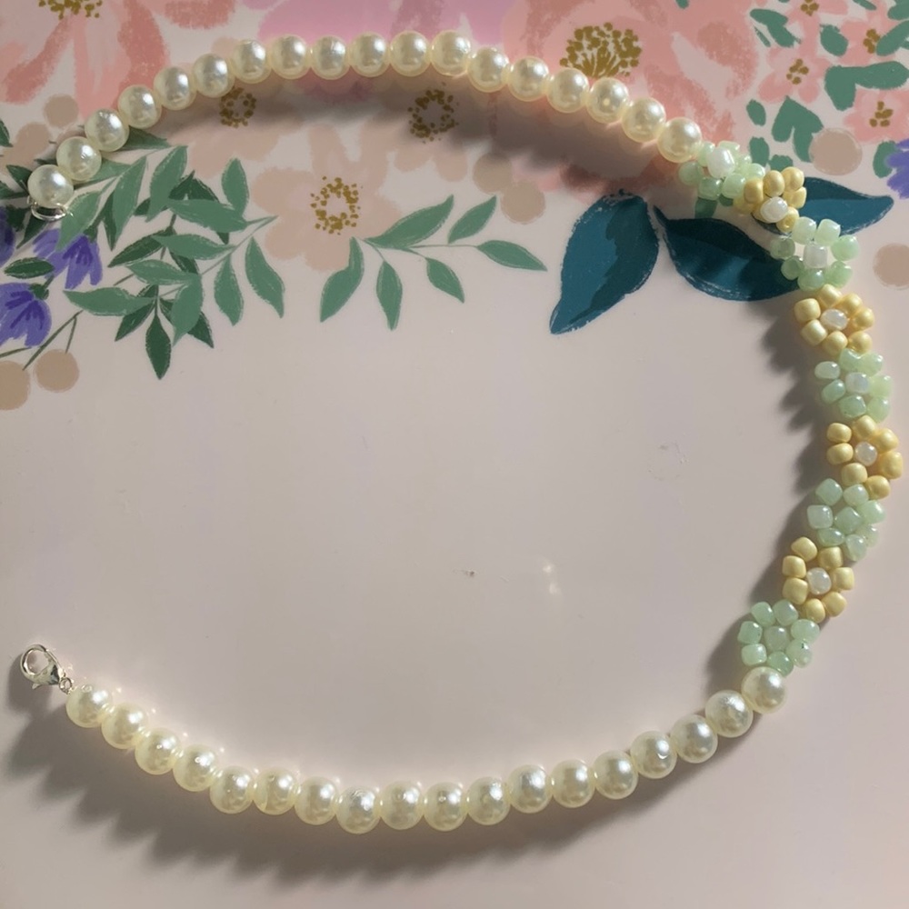 Pearl Flower Necklace !
